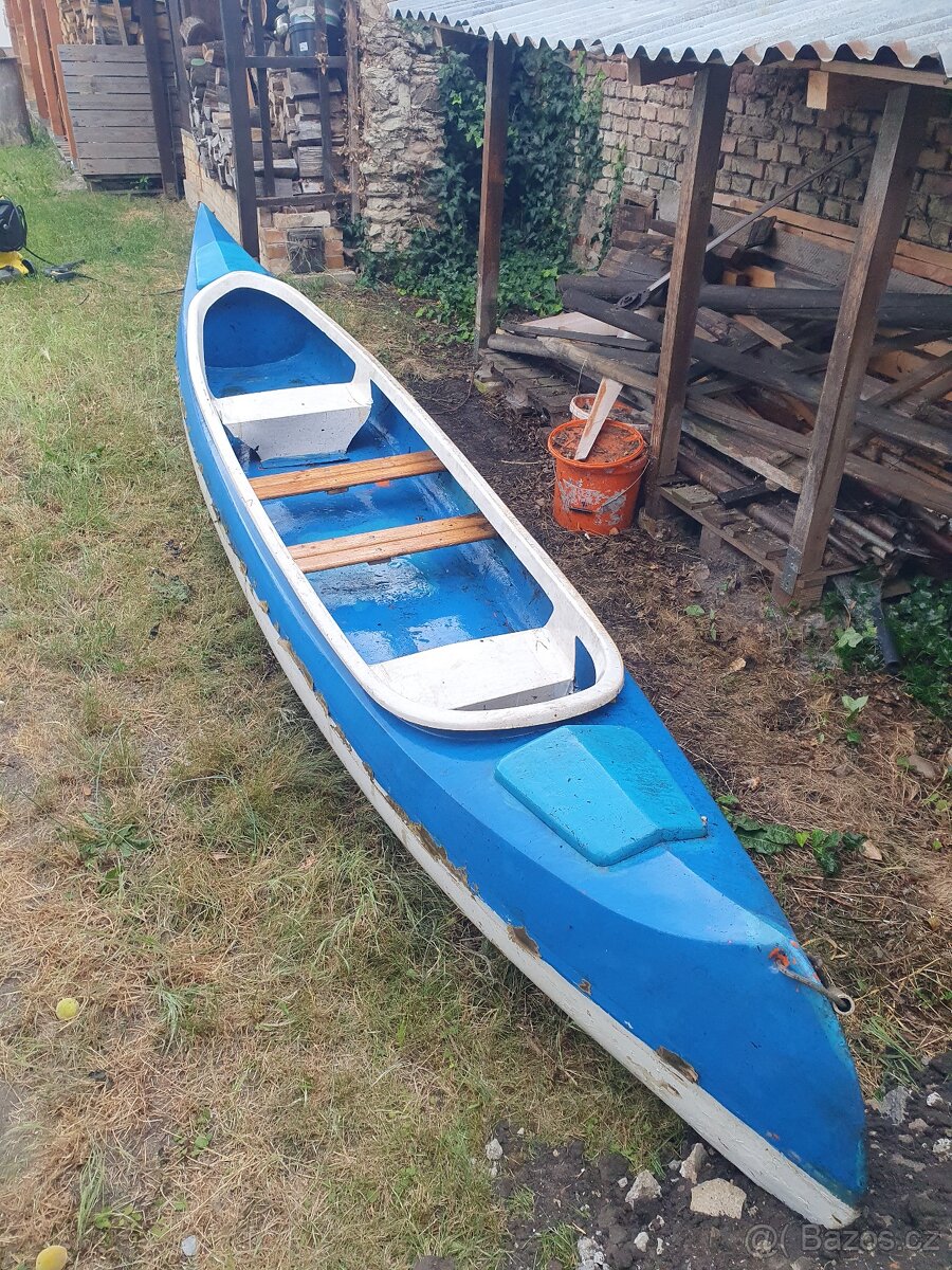 Kanoe Vydra laminátová pro 4 osoby