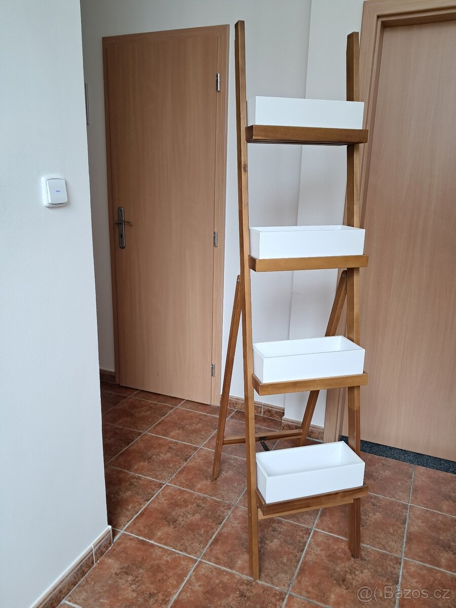 Žebřík na kytky