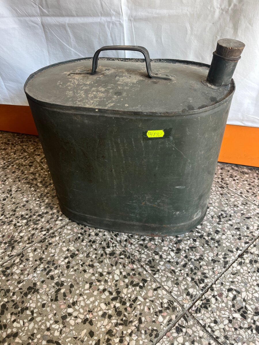 Oválný kanystr