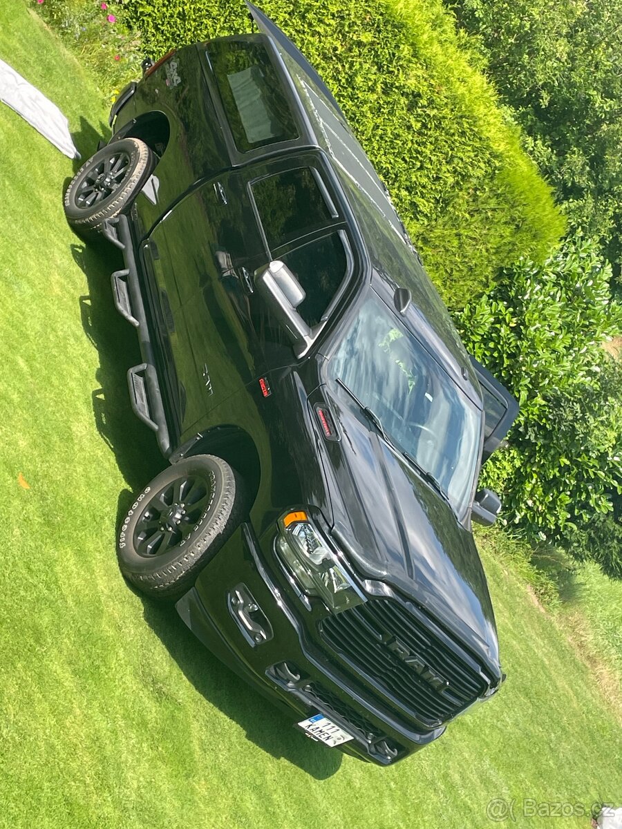 DODGE RAM 2500 nebourané v top stavu