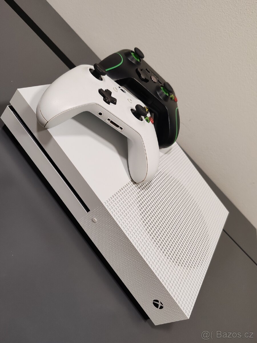 Xbox one S (1Tb)