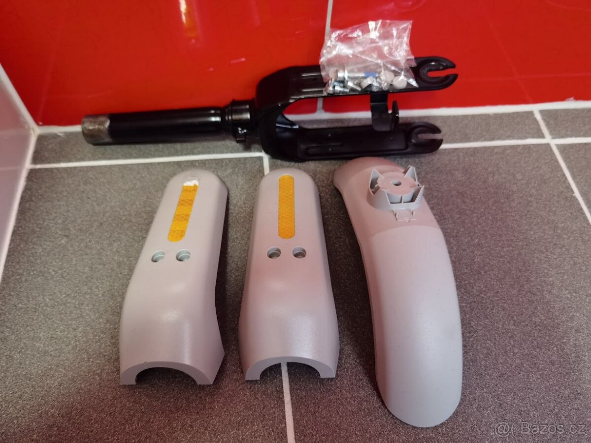 Originál přední vidlice, kryt, blatník Ninebot Max G30
