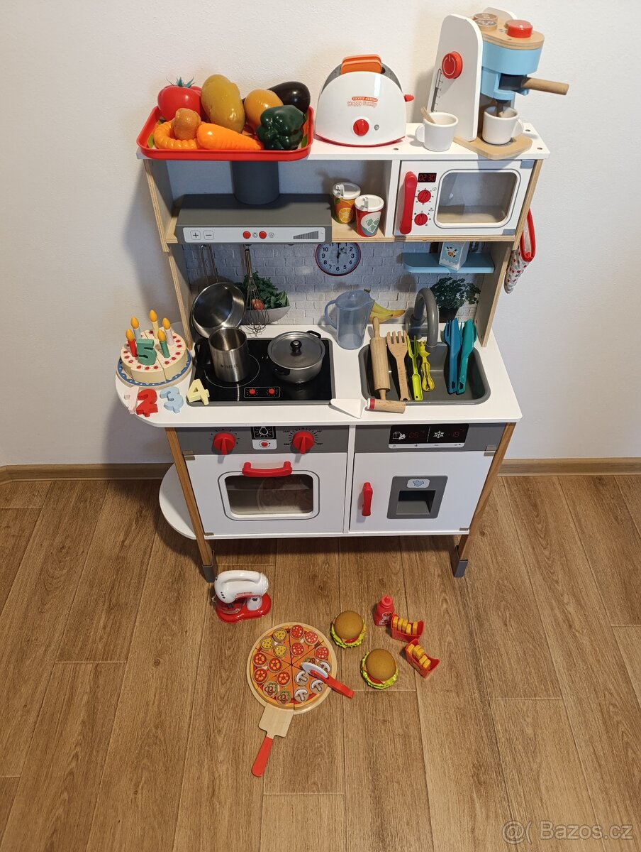 Dřevěná kuchyňka