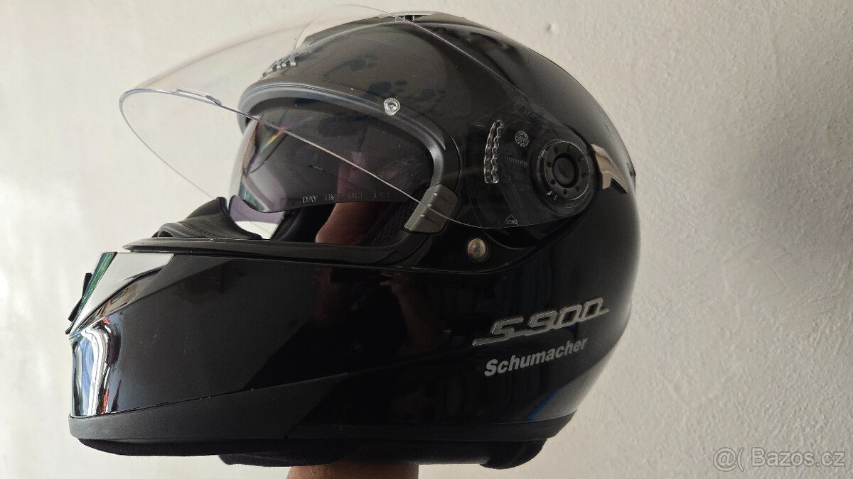 SHARK S900