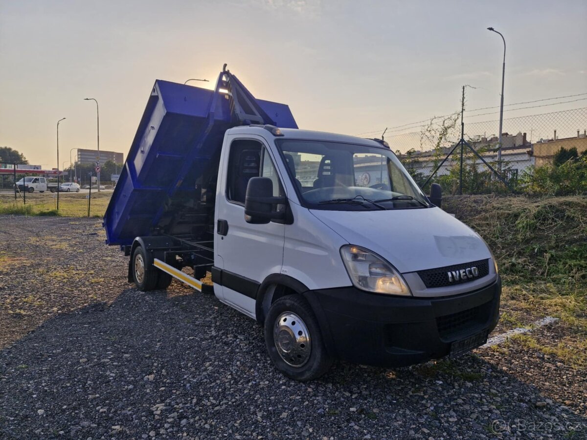 Kontejnerové Iveco daily do 3,5 t - řidičský průkaz sk. B
