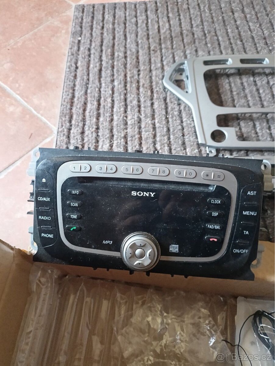 ORIGINÁLNÍ AUTORÁDIO FORD SONY CD MP3