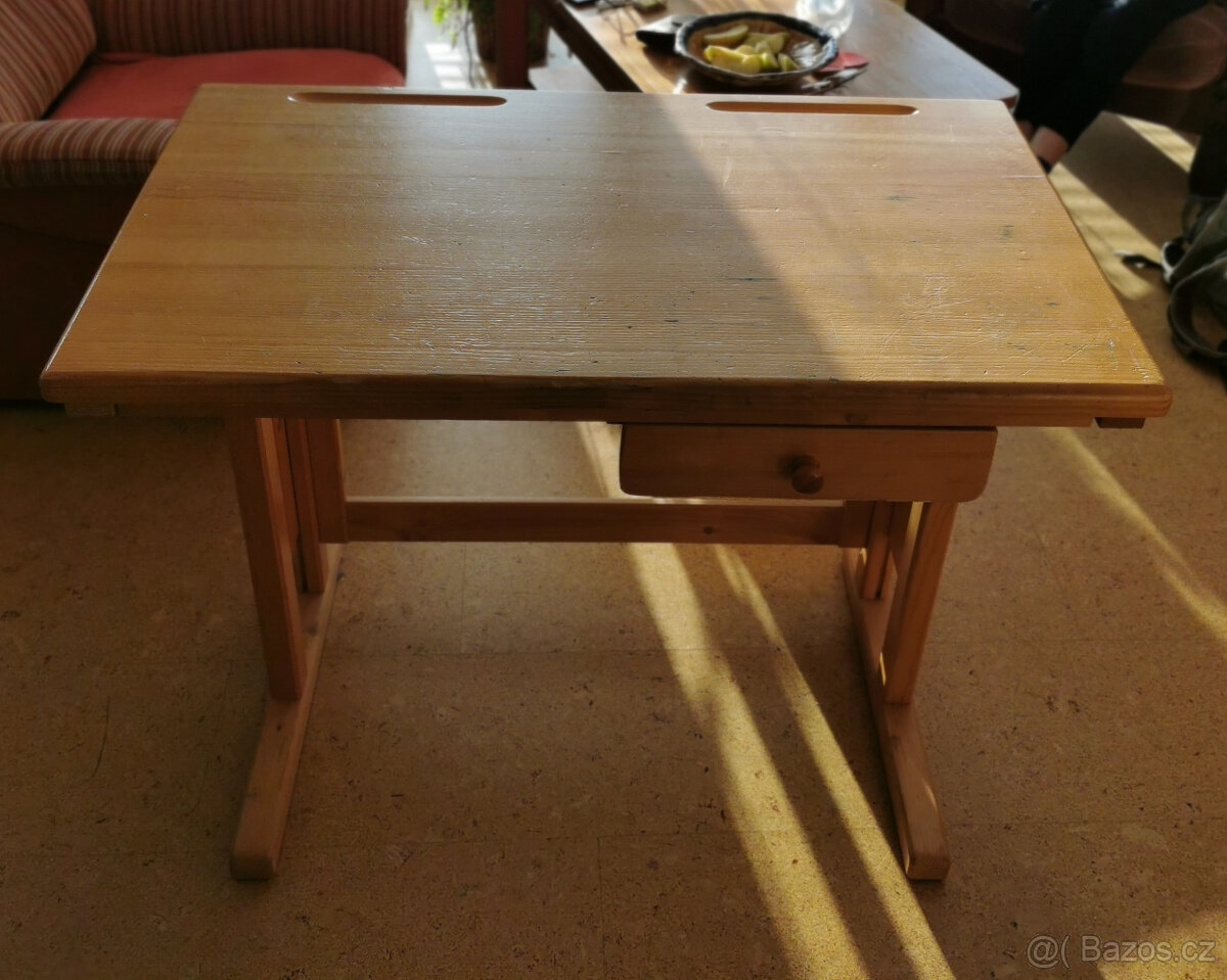 Rostoucí stůl (nejen) dětský