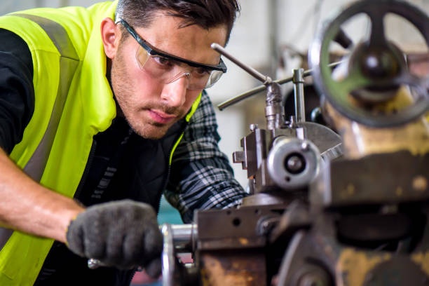 🔧 Hledáme šikovné ruce-Seřizovač strojů, junioři vítáni