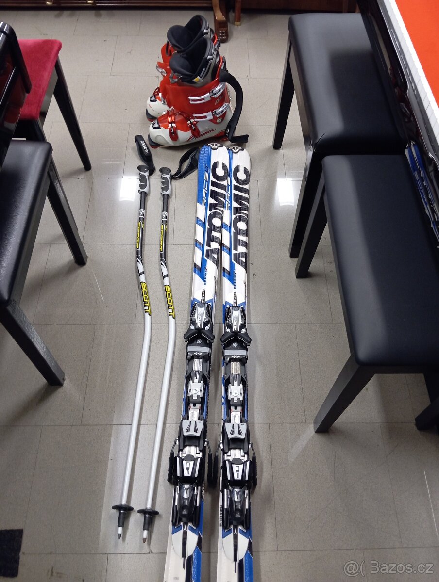 Kvalitní set pro pány lyže,hůlky, přeskáče - možný dovoz