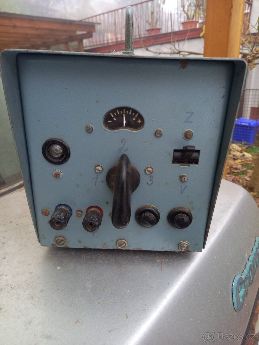 Nabíječka, zdroj, Tesla?