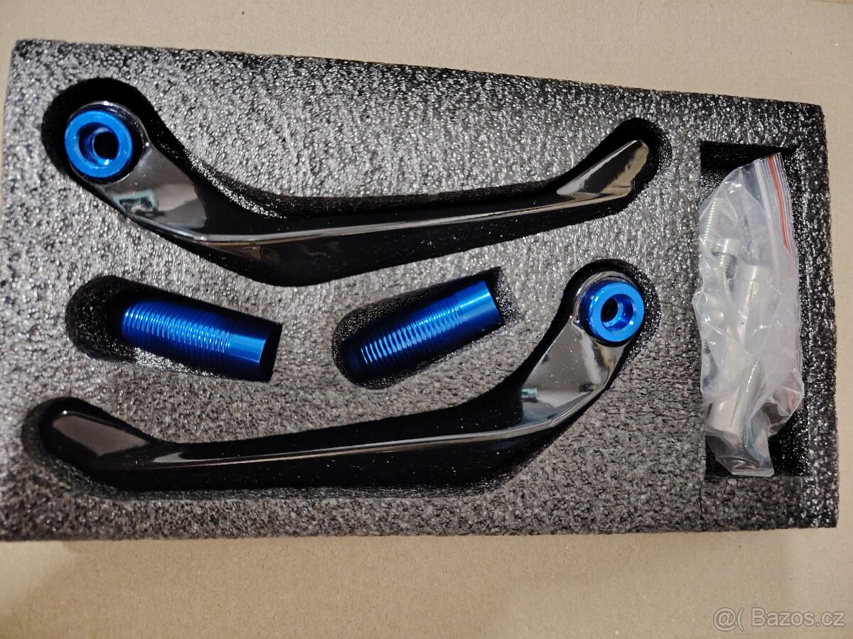 Chrániče páček na motorku