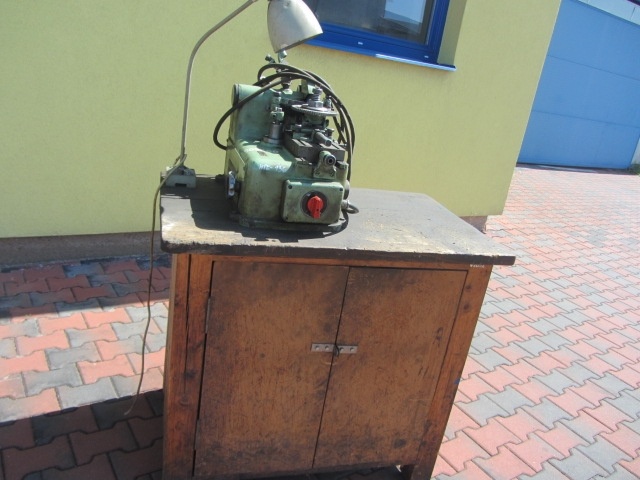 Bruska na kotoučové pily