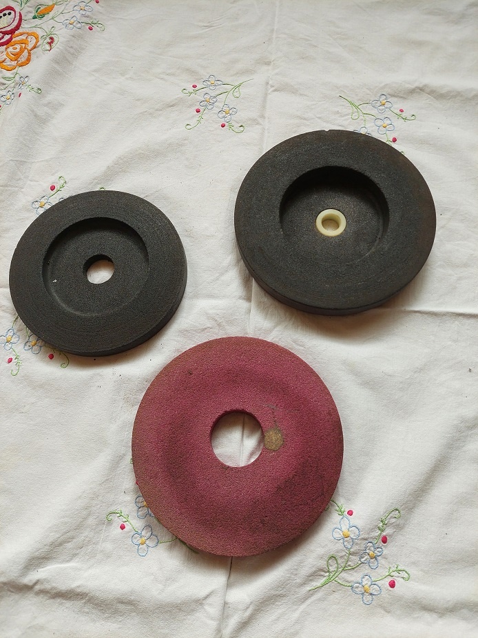 3ks brusných kotoučů