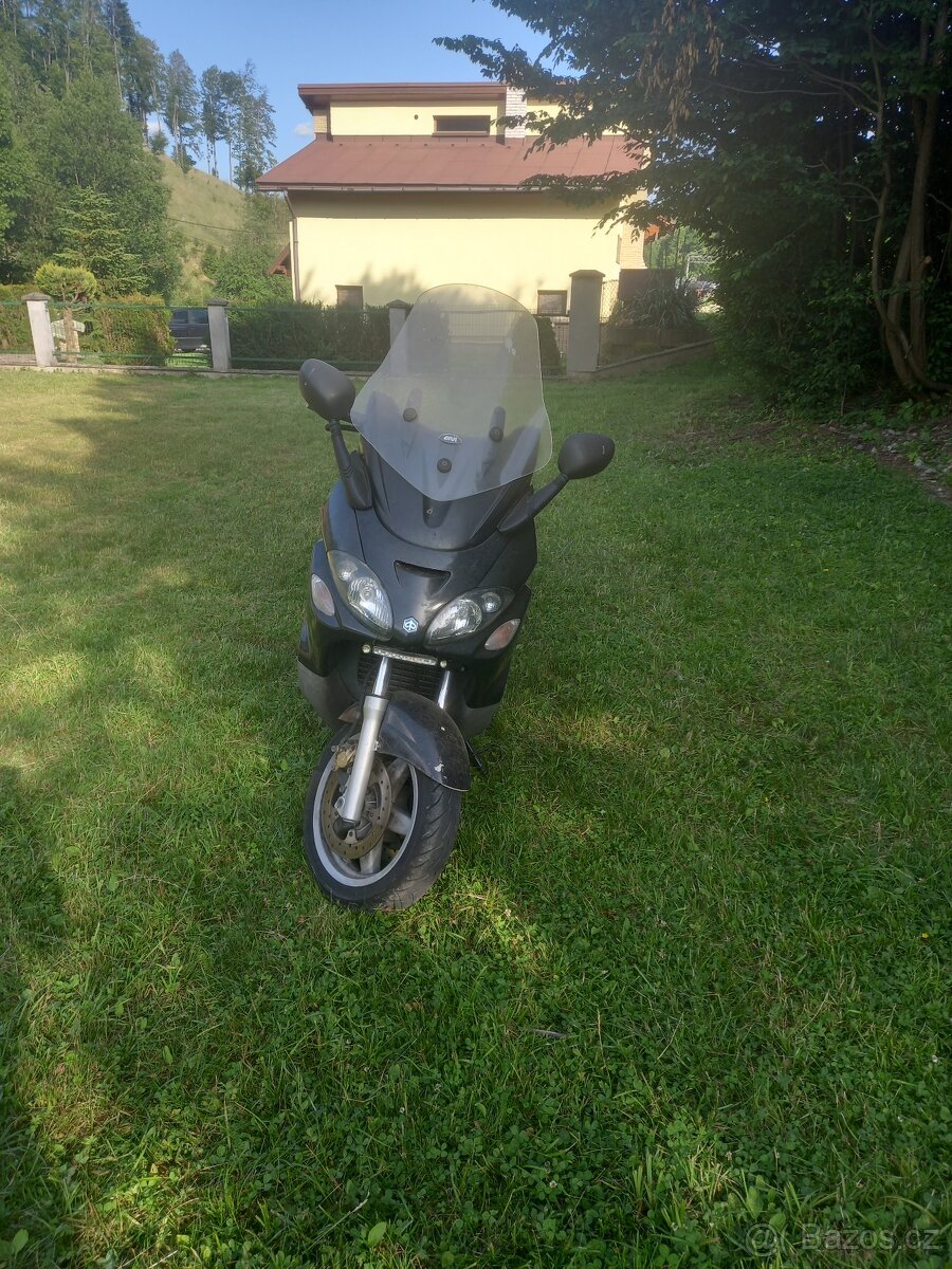 Piaggio X9 500