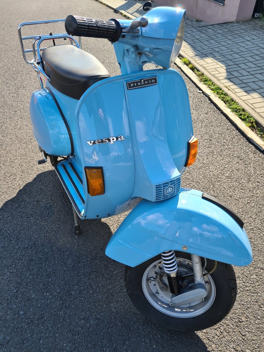 Piaggio Vespa  P200E