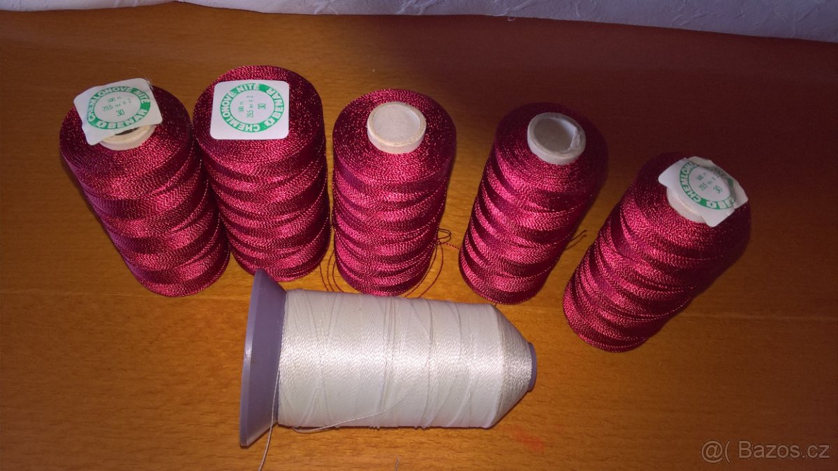 Nitě do šicího stroje, výšivka na kanavě, barvící páska do p