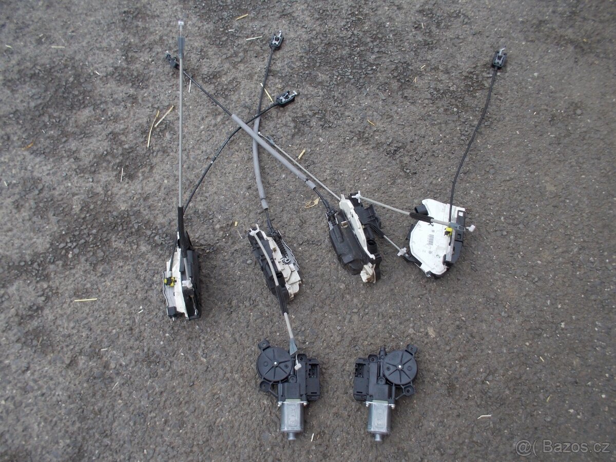 Zámky dveří a motůrky stahovaček Seat Ibiza IV-4