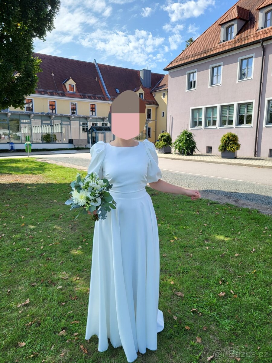 Romantické svatební šaty