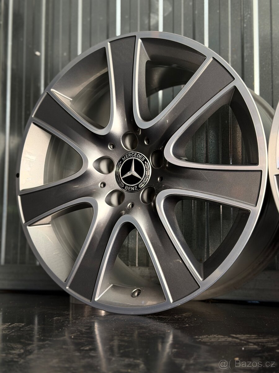 #5 Nové elektróny originál Mercedes r18