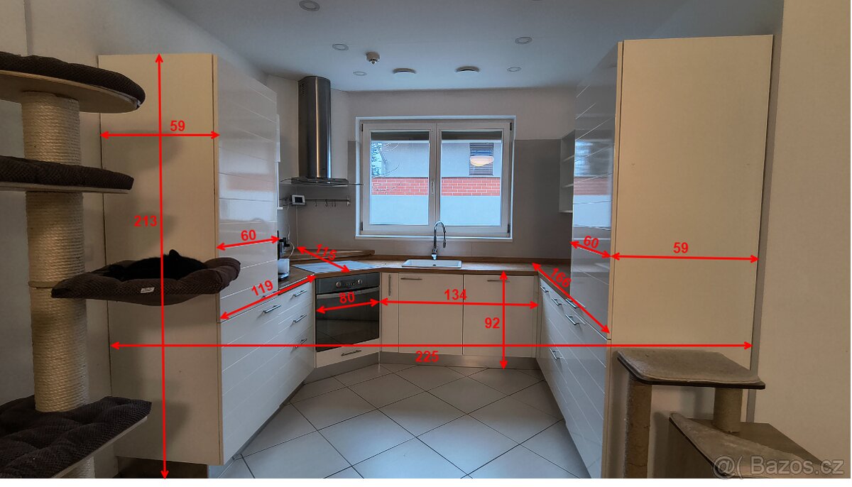 Použ. kuchyň. linka NADOP, tvar U 225x166 cm, bílá fólie/dub