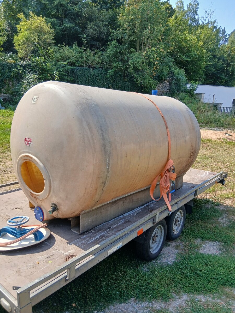 Prodám sklolam. tank 3000 l