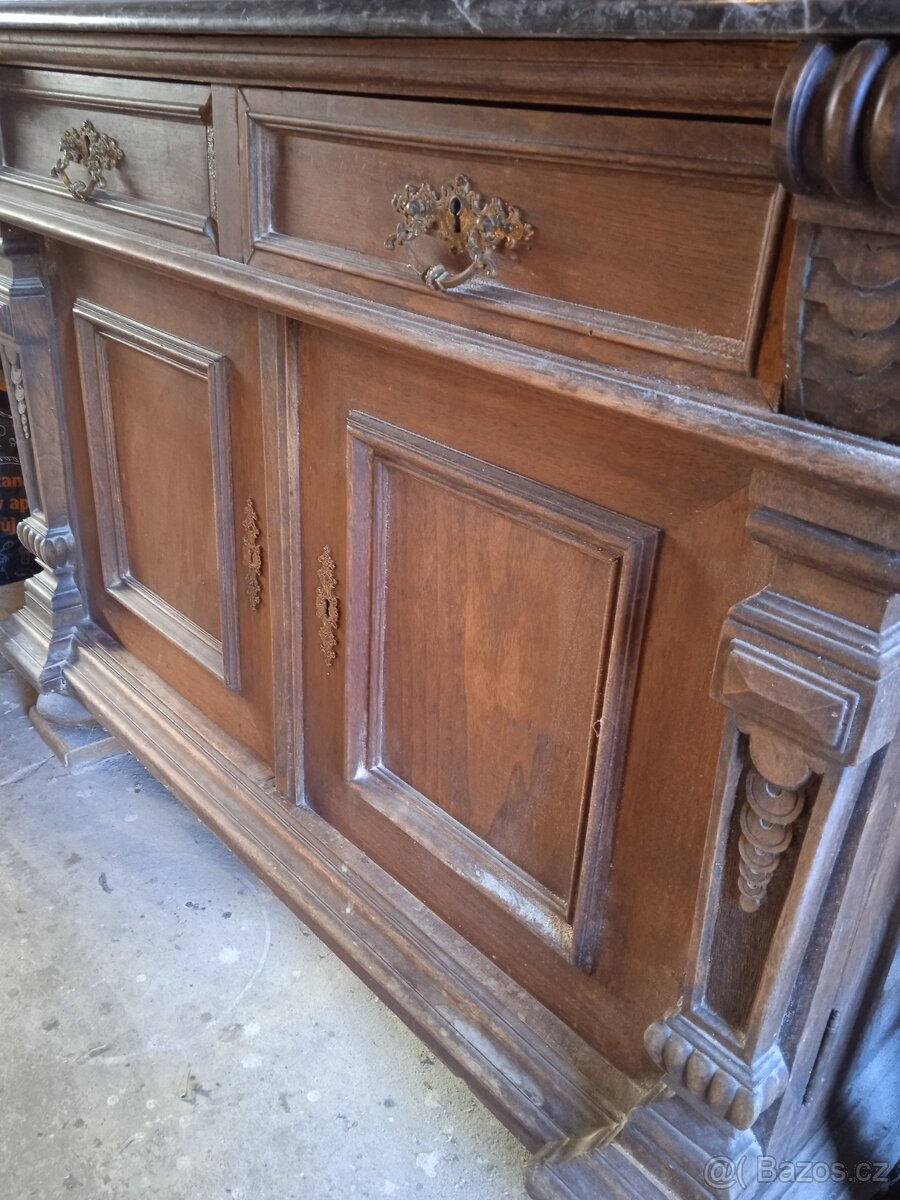 Skřiňka starožitná