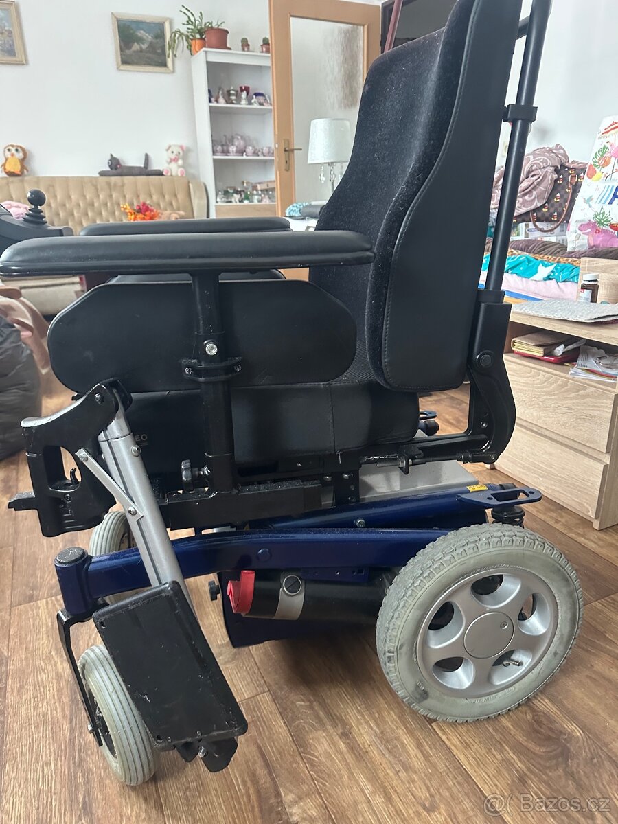Invalidní vozík elektro