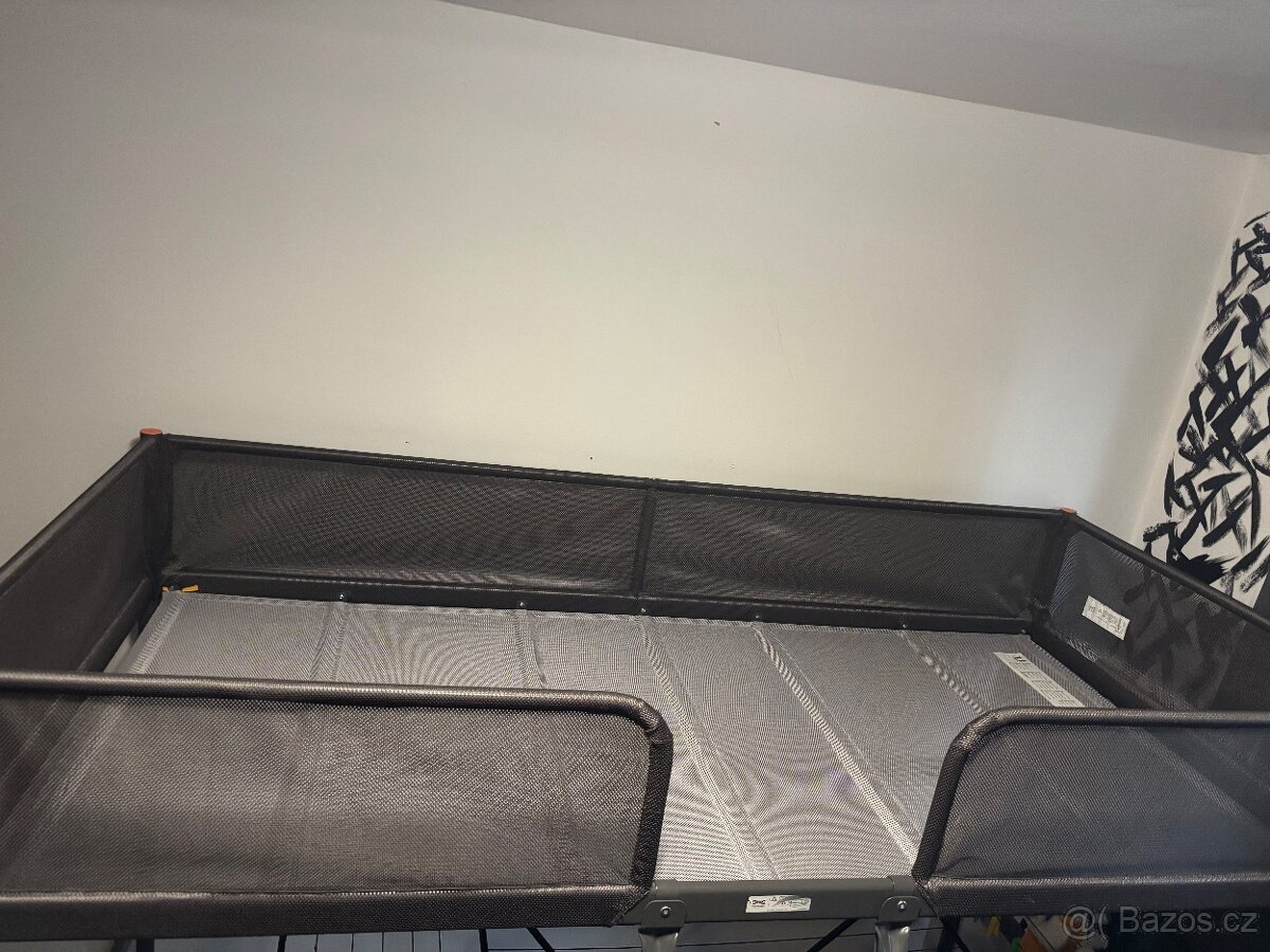 Poschoďová postel ikea