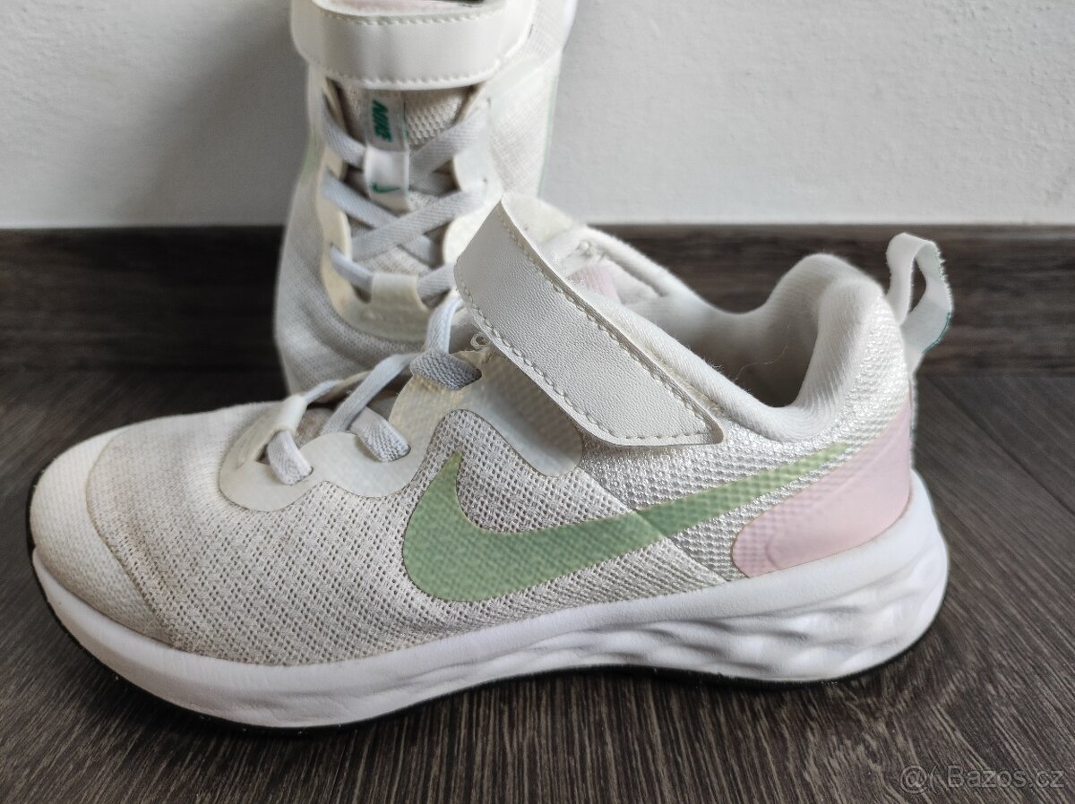 Dětské boty Nike Revolution vel.  29.5