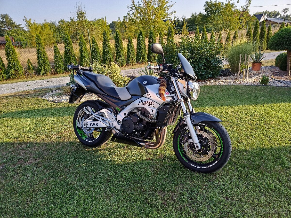 Suzuki GSR 600
