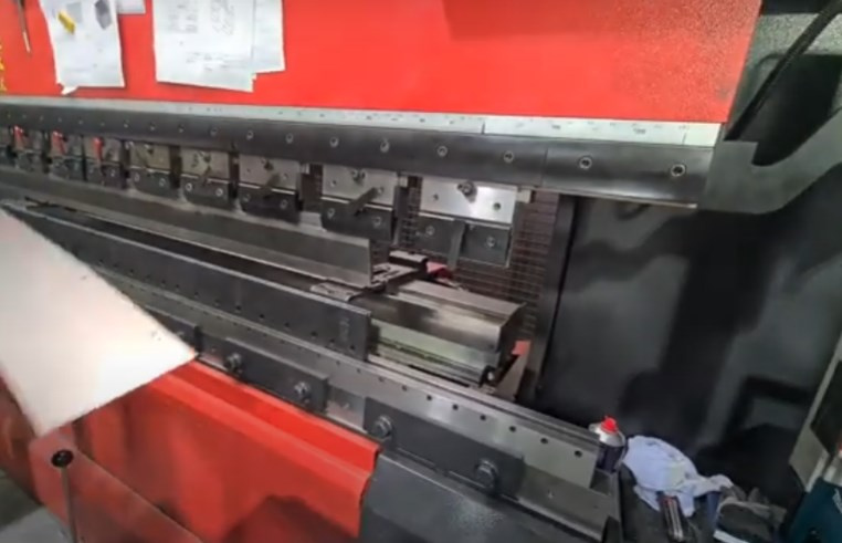Lisy - ohraňovací HFE M2 8025L 8-Axes