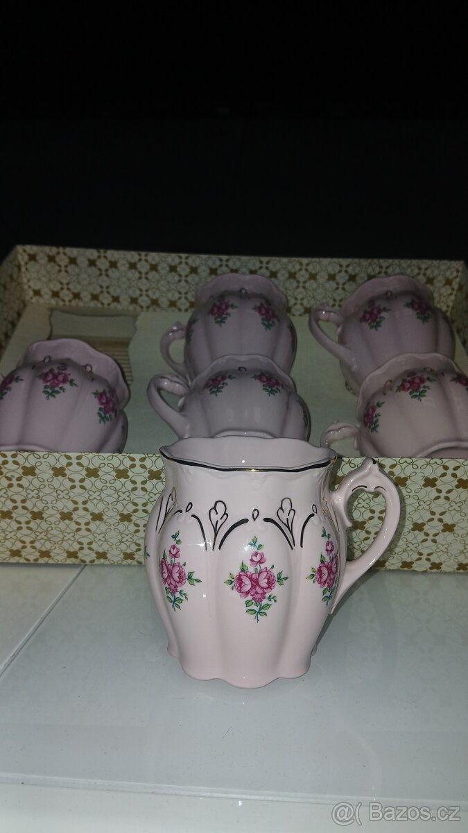 Růžový porcelán