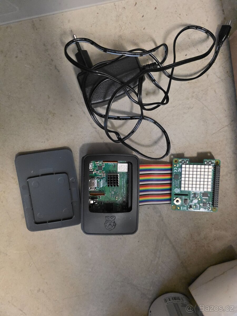 Raspberry Pi 3 B+ + RPI sense hat