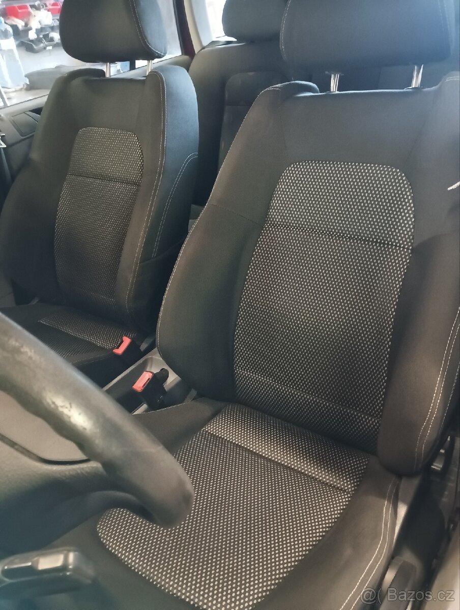 Fabia 1 Sportline sedačky "RS"