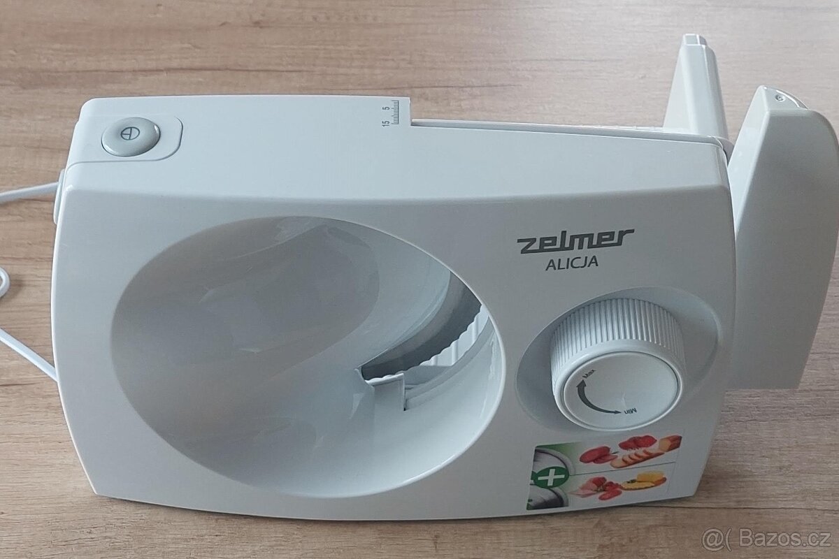 Kráječ na chleba ZELMER ZFS1017