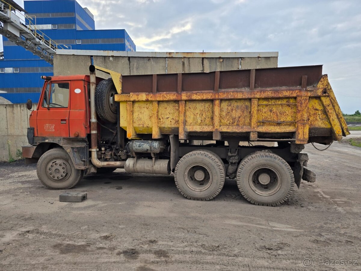 Tatra 815 sklápěcí