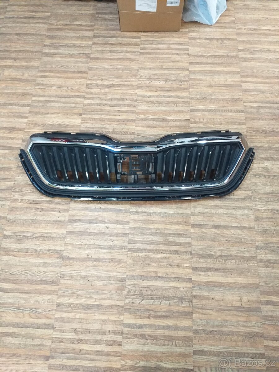 Originál maska Škoda Scala chrom 657853653A