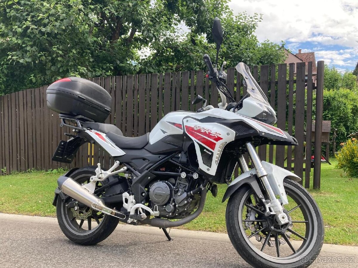 Benelli TRK 251