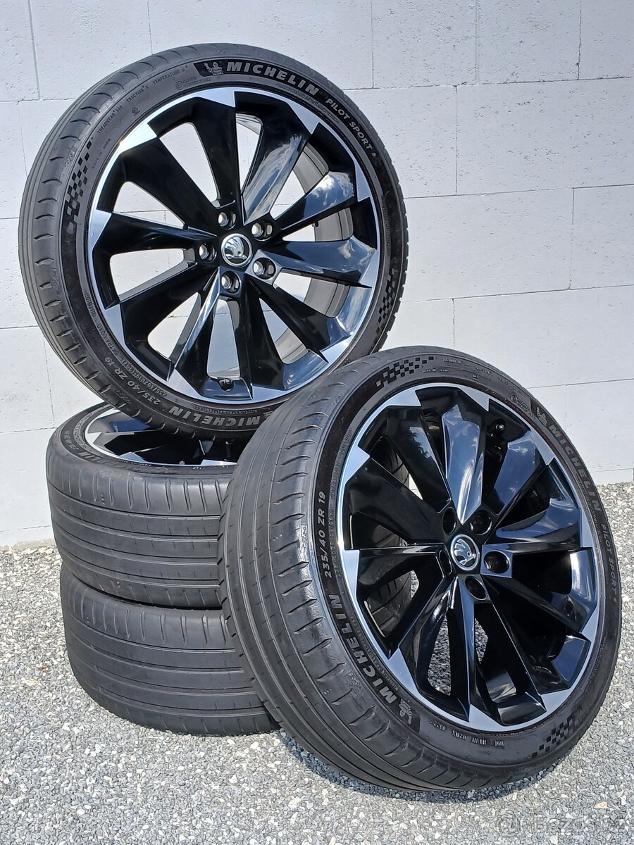 Pěkná orig alu kola Supernova, Š Superb Michelin 235/40/19