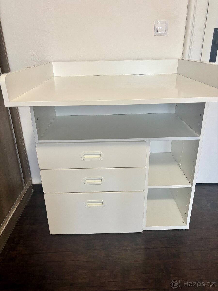 Přebalovací pult Ikea