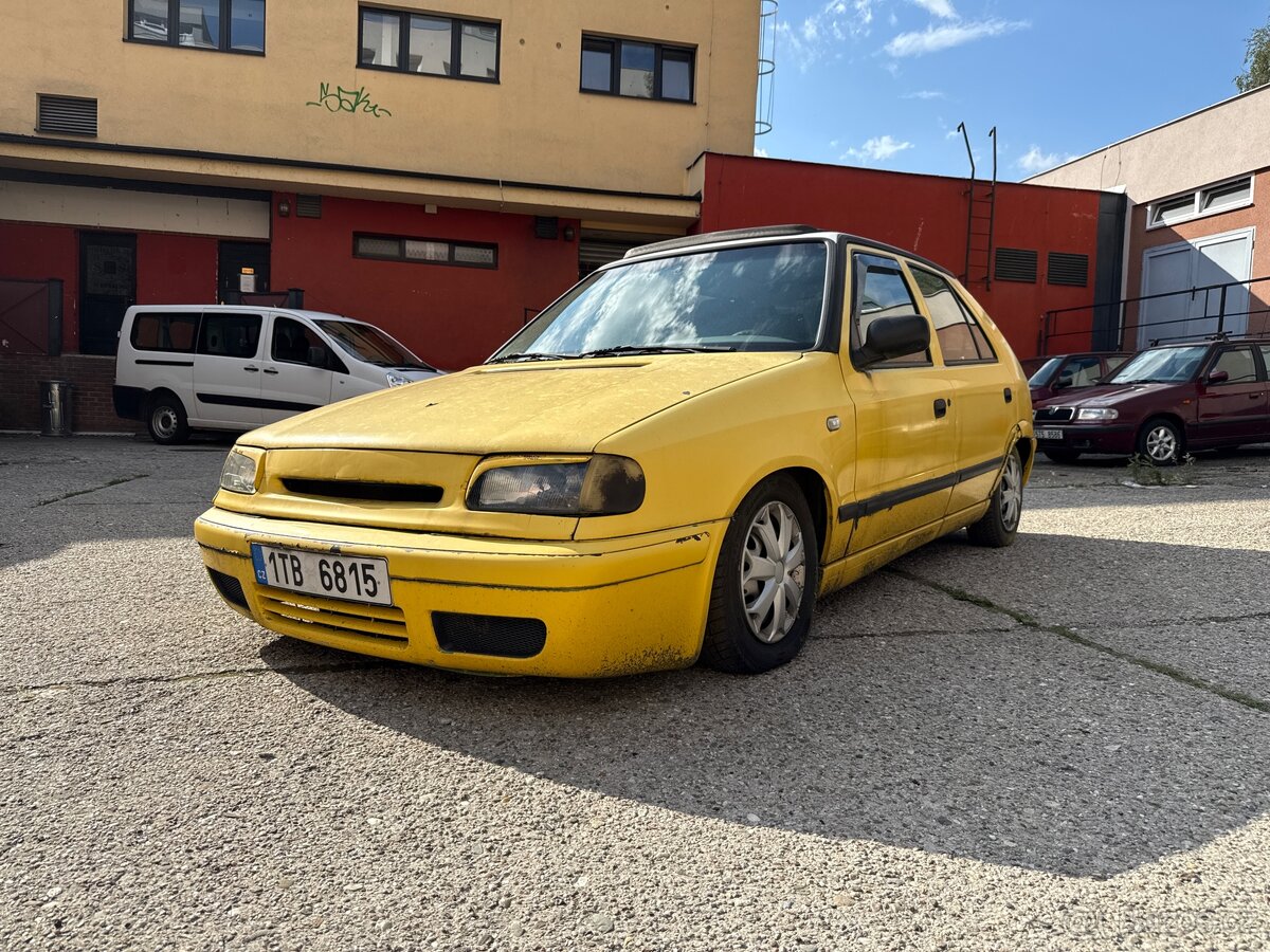 Škoda Felicie blueSky 1,9D Střešní okno