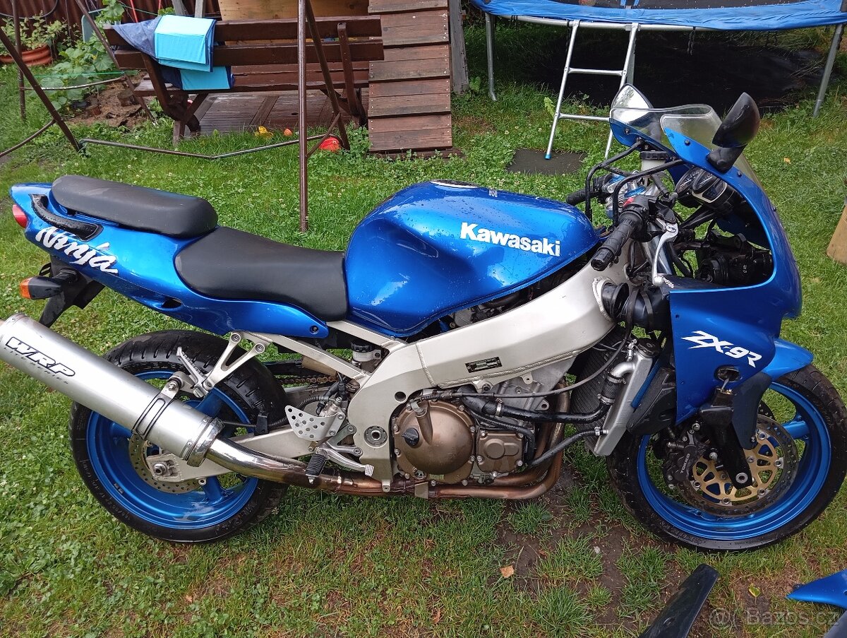 2X Kawasaki ZX-9R Ninja Motory + díly