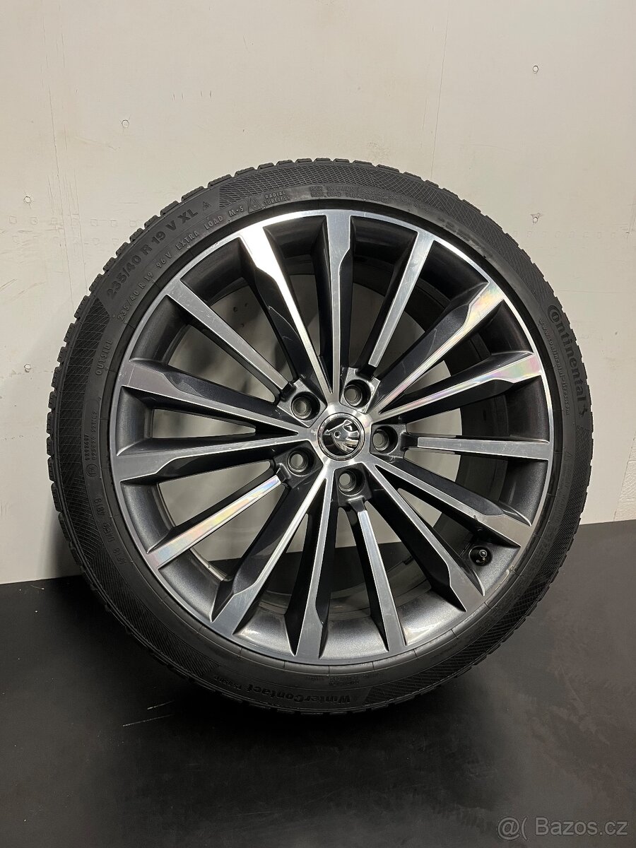 Škoda Superb R19 Zimní sada Trinity R19
