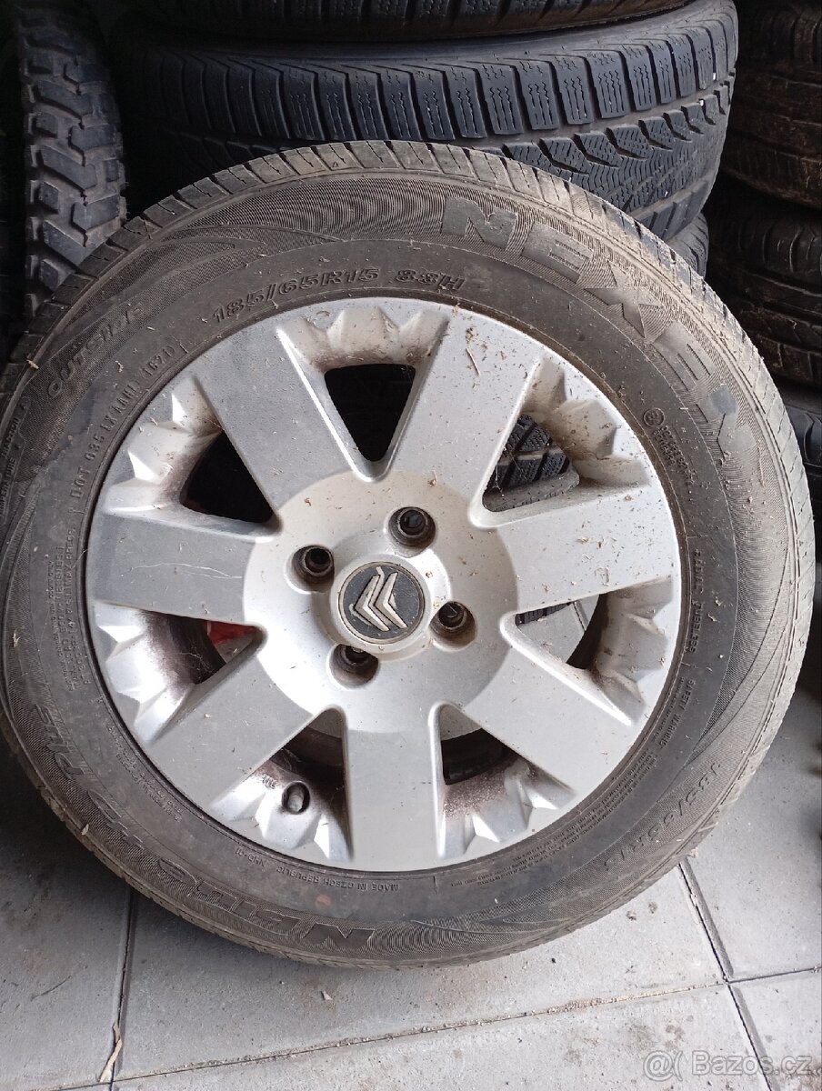 Pneu Citroen 185/65-15 Dot 27