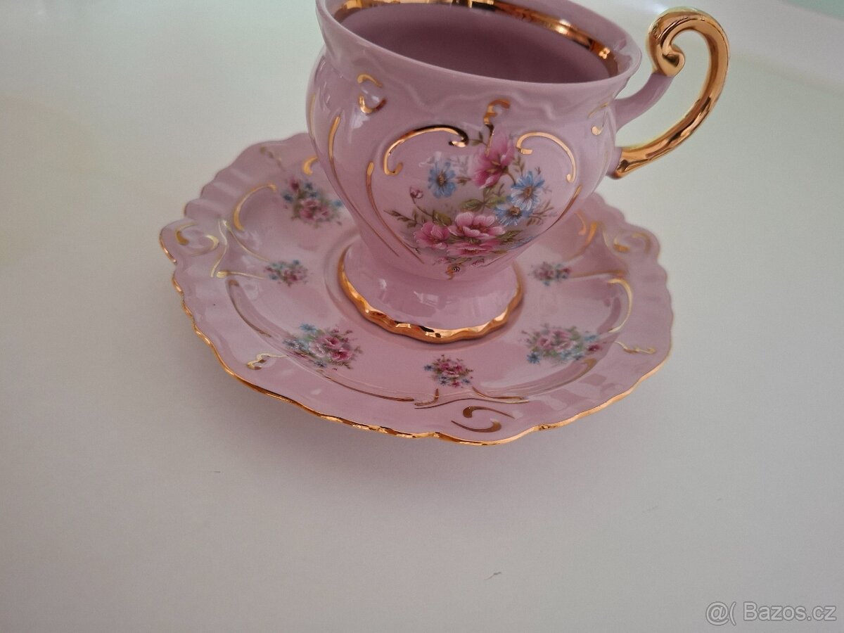 Hrnky z růžového porcelánu (různé druhy)