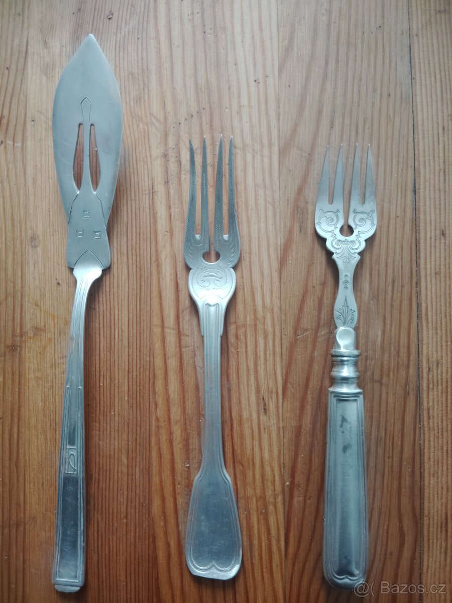 Starožitný stříbrný příbor