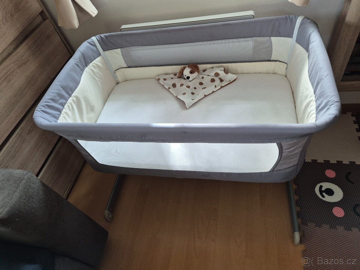 Postýlka 1st Safety - možnost přisunutí k rodičovské posteli