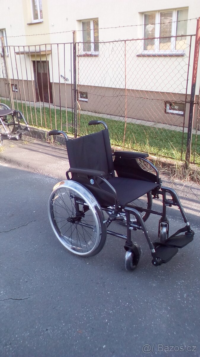 INVALIDNÍ VOZÍKY- 46, 48 a 50cm ODLEHČENÉ-ZASÍLÁM PO ČR