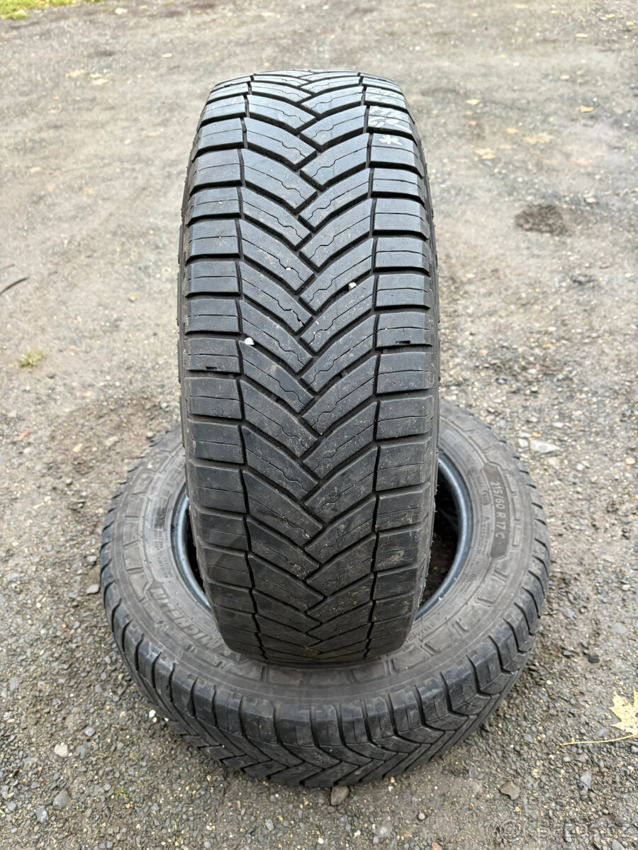 2ks celoroční pneu Michelin 215/60/17C