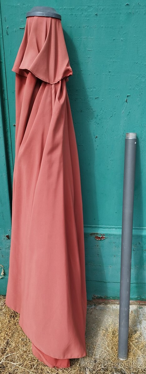 Zahradní slunečník